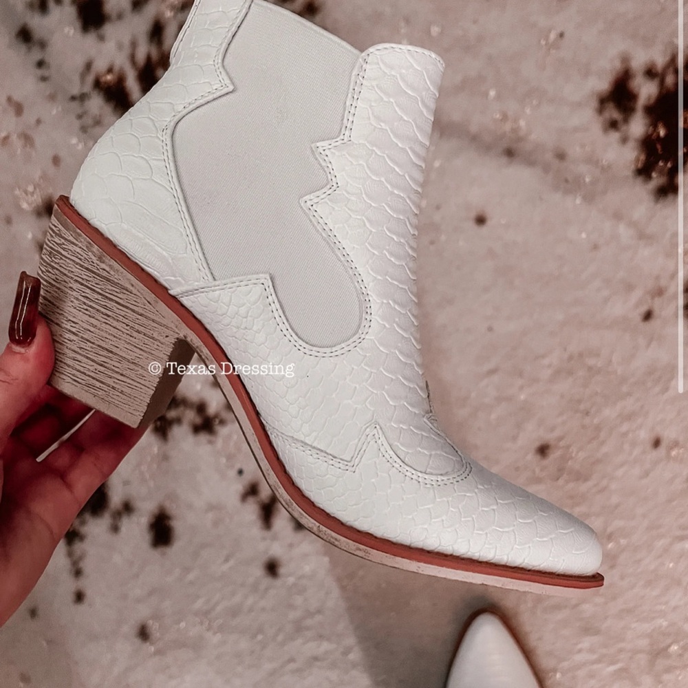 White Cowgirl Boots/ Booties Western Cute Boots Ankle Boots